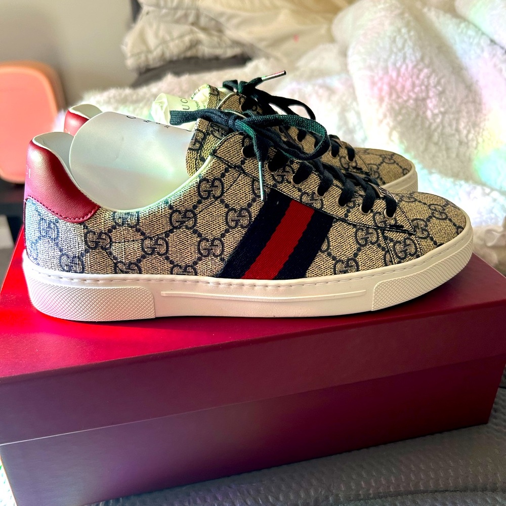 Gucci Women’s sneakers size 39
